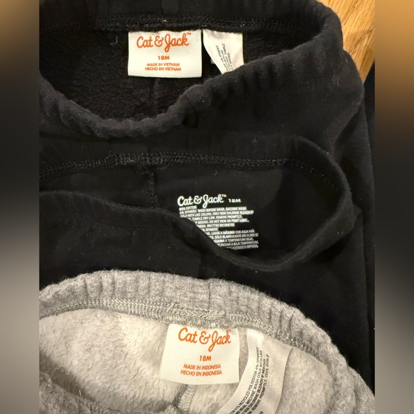 Cat & Jack Kids Black and Gray Leggings Set - Picture 3 of 4